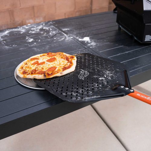 5888 SlotedPizzaPeelOrange InUse 04